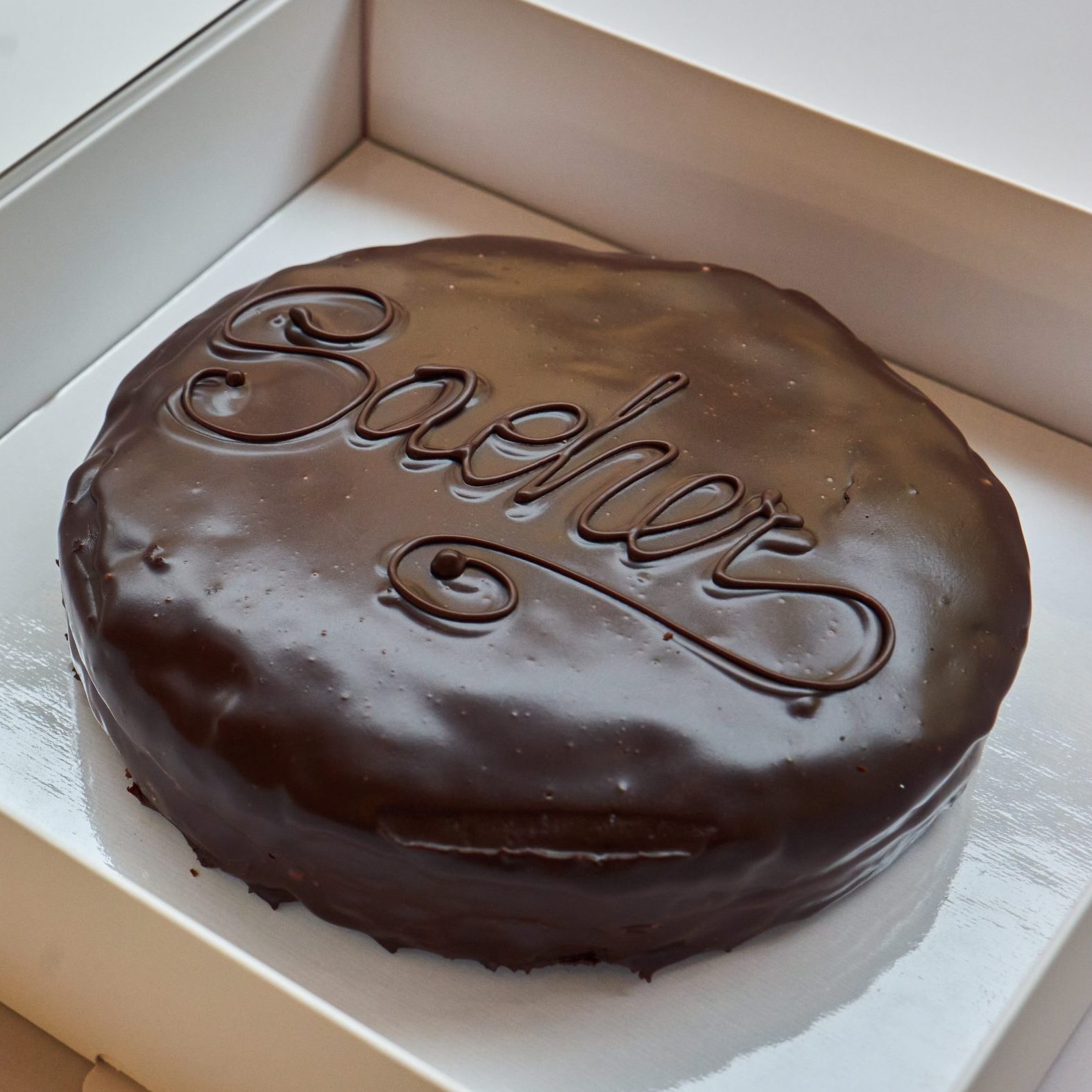 CHICCHISANI 50 sacher torte